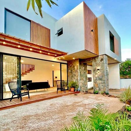Into The Sun - Modern Holiday Home Albion Buitenkant foto