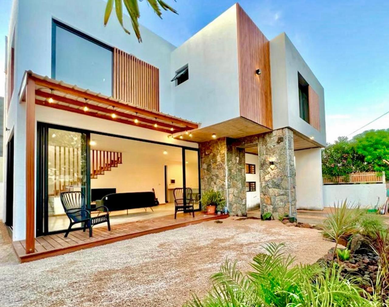 Into The Sun - Modern Holiday Home Albion Buitenkant foto